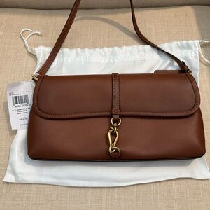 Coach Hamptons Shoulder Bag style# CP132 B4/1941 Saddle. Brand New with tags.